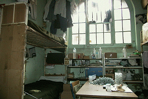 Le soleil filtre &agrave; travers les vitres